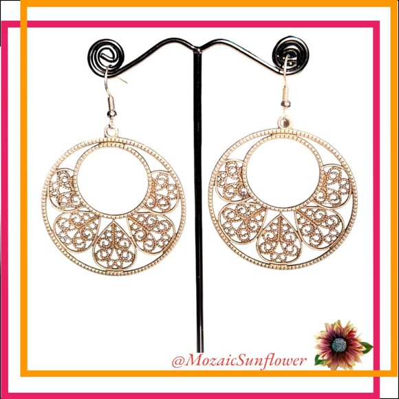 GOLD FILIGREE ETCHED DETAILED HOOP EARRINGS FRENCH HOOK (NWT) - Picture 1 of 4